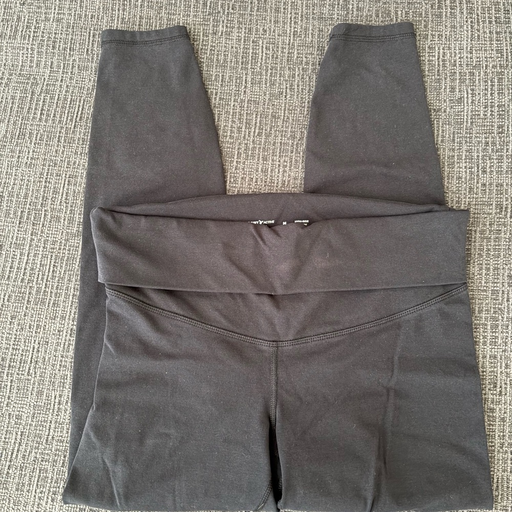 Old Navy Black High-Rise Maternity Leggings